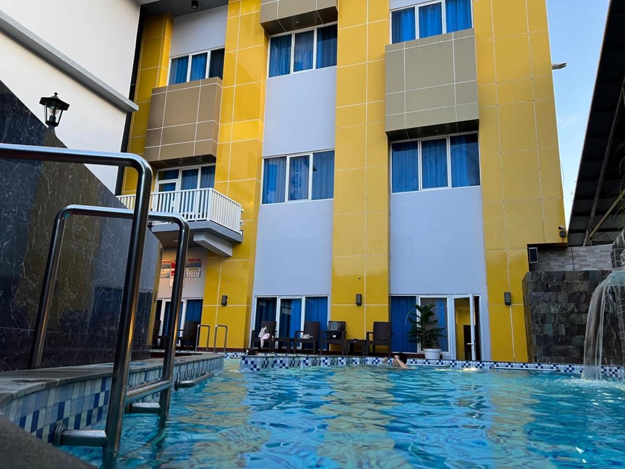 Kirei Hotel Bantaeng Exteriér fotografie