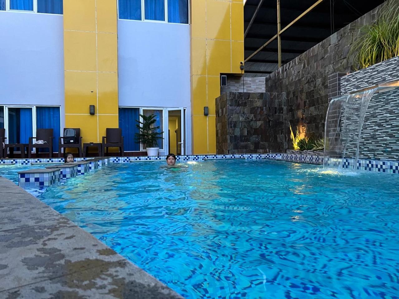Kirei Hotel Bantaeng Exteriér fotografie