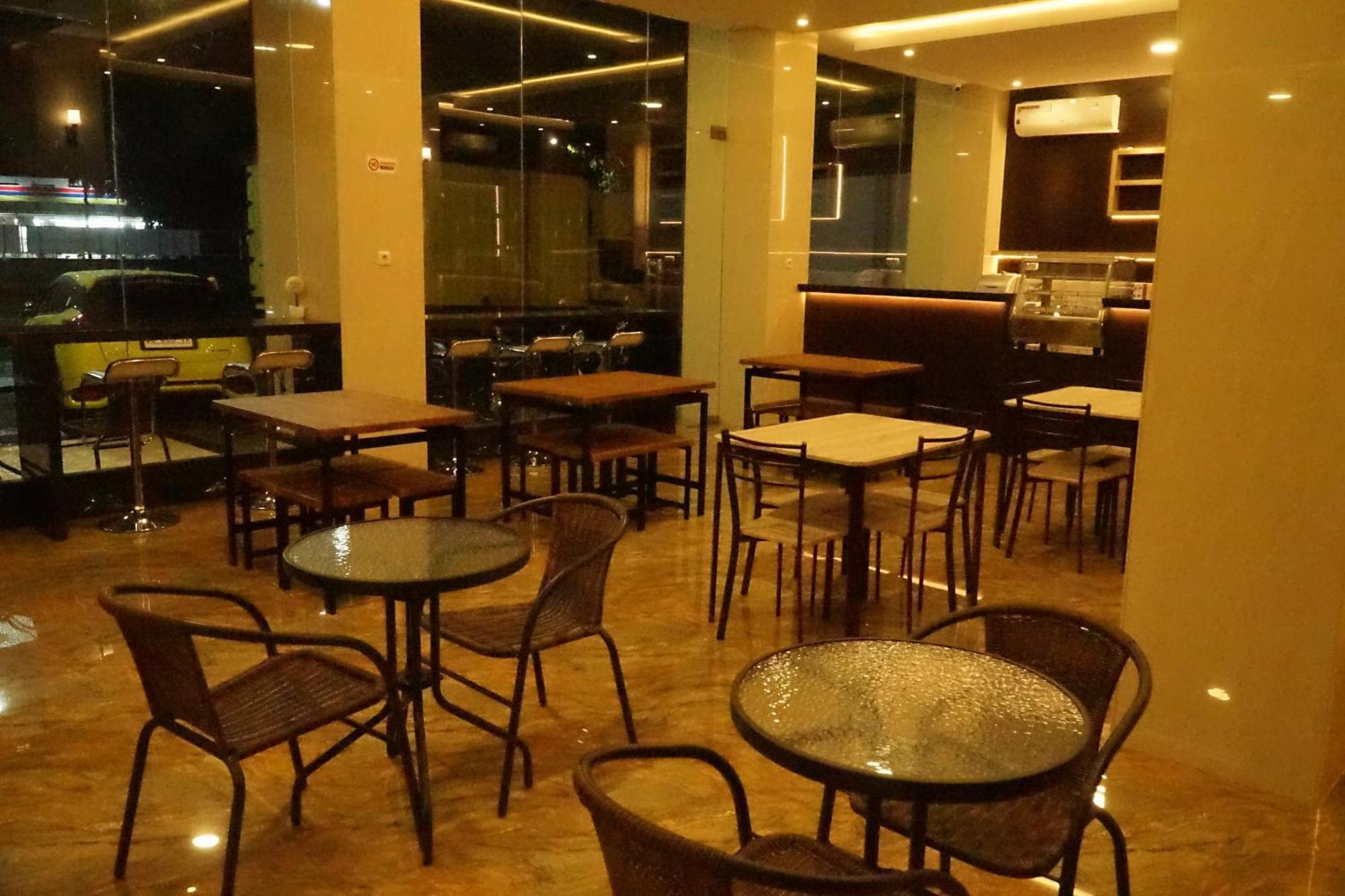 Kirei Hotel Bantaeng Exteriér fotografie